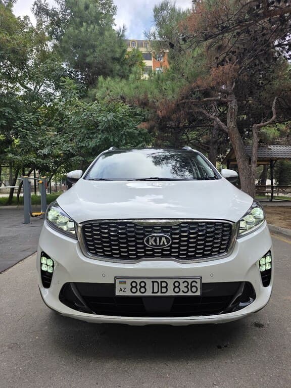 2018 Kia Sorento - Image 1