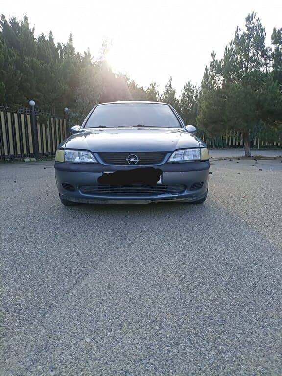 1998 Opel Vectra - Image 1