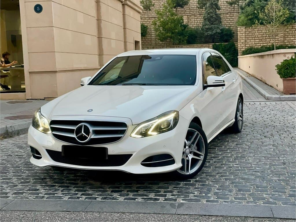 2014 Mercedes E 400 - Image 1