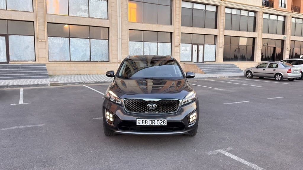 2017 Kia Sorento - Image 1