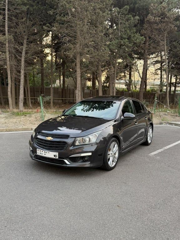 2015 Chevrolet Cruze - Image 1