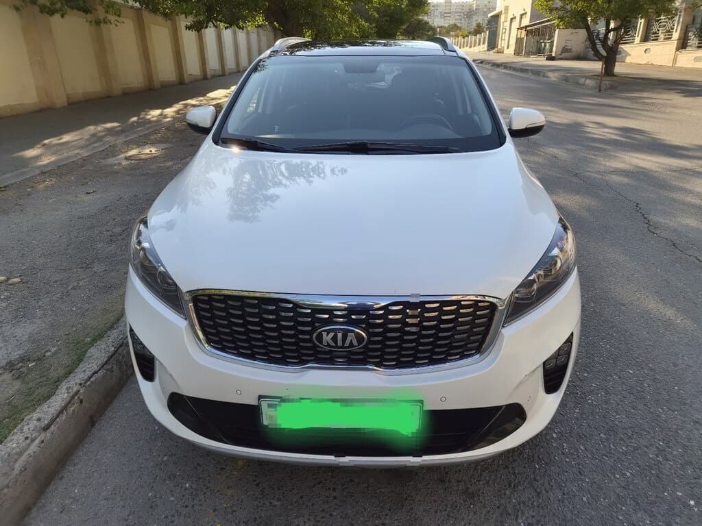 2019 Kia Sorento - Image 1