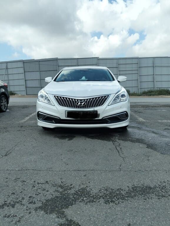 2015 Hyundai Grandeur - Image 1