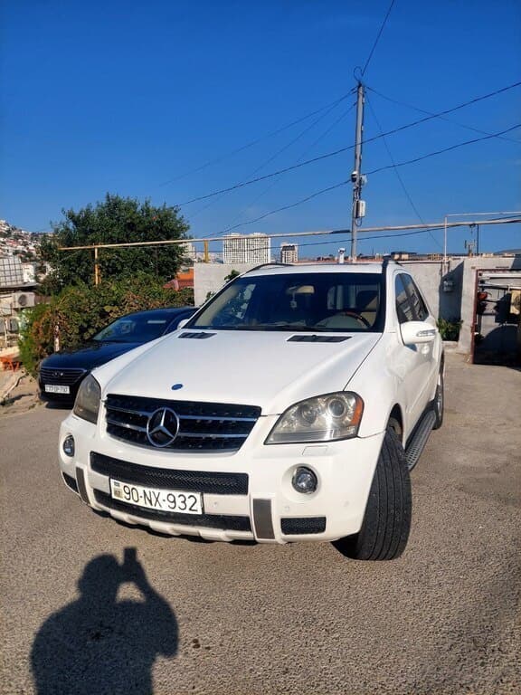 2006 Mercedes ML 350 4MATIC - Image 1