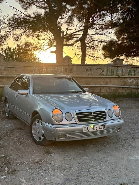 1996 Mercedes E 230 - Image 1