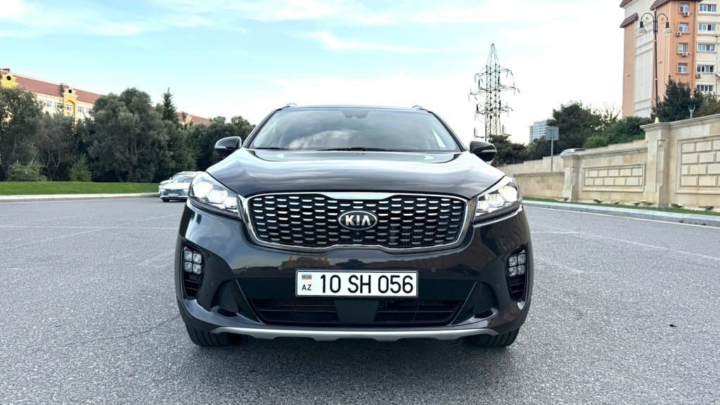 2018 Kia Sorento - Image 1