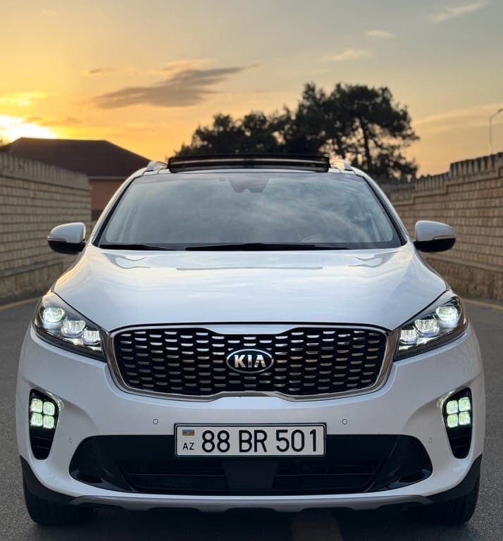 2018 Kia Sorento - Image 1