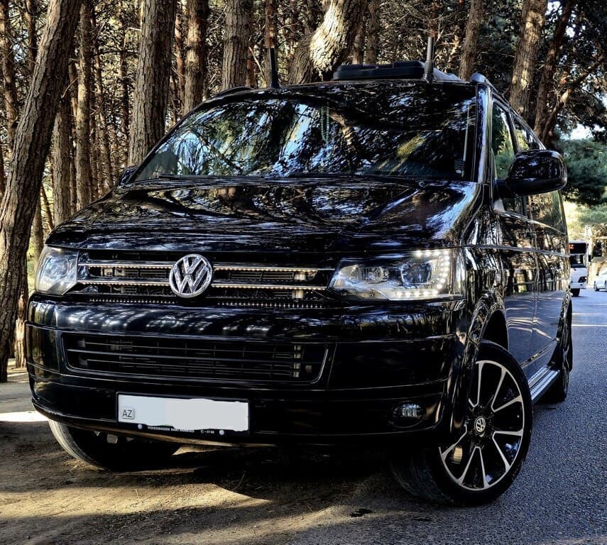 2014 Volkswagen Caravelle - Image 1