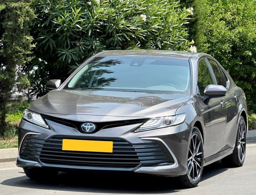 2021 Toyota Camry - Image 1