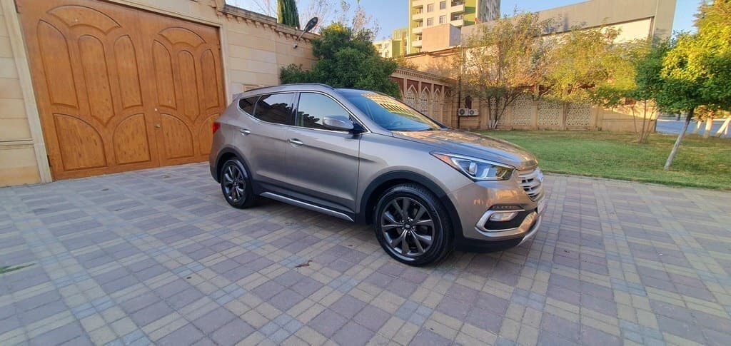 2017 Hyundai Santa Fe - Image 1