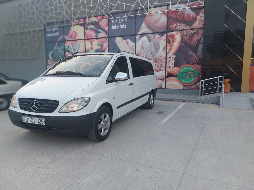 2010 Mercedes Vito 111 CDI - Image 1
