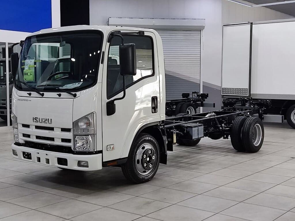 2026 Isuzu NMR 85 H - Image 1