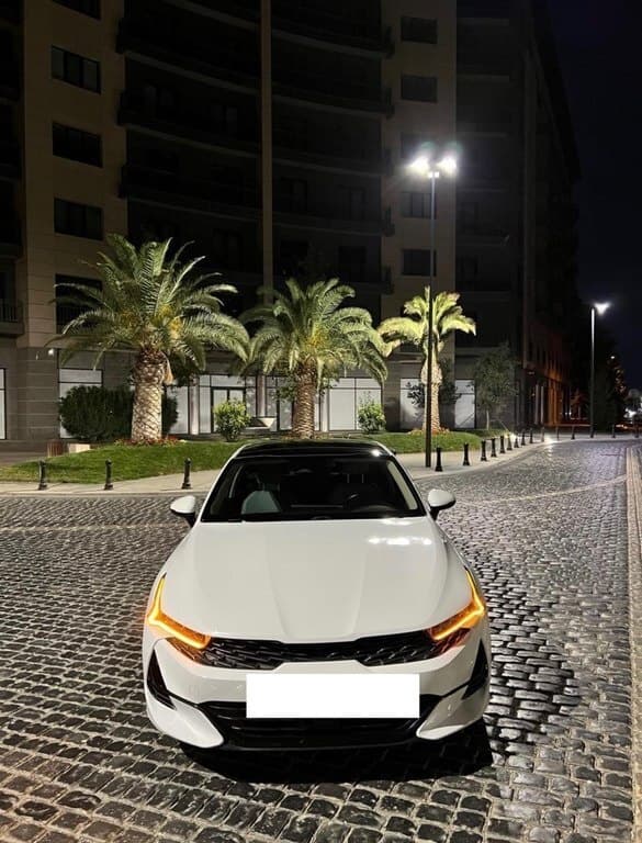 2020 Kia K5 - Image 1