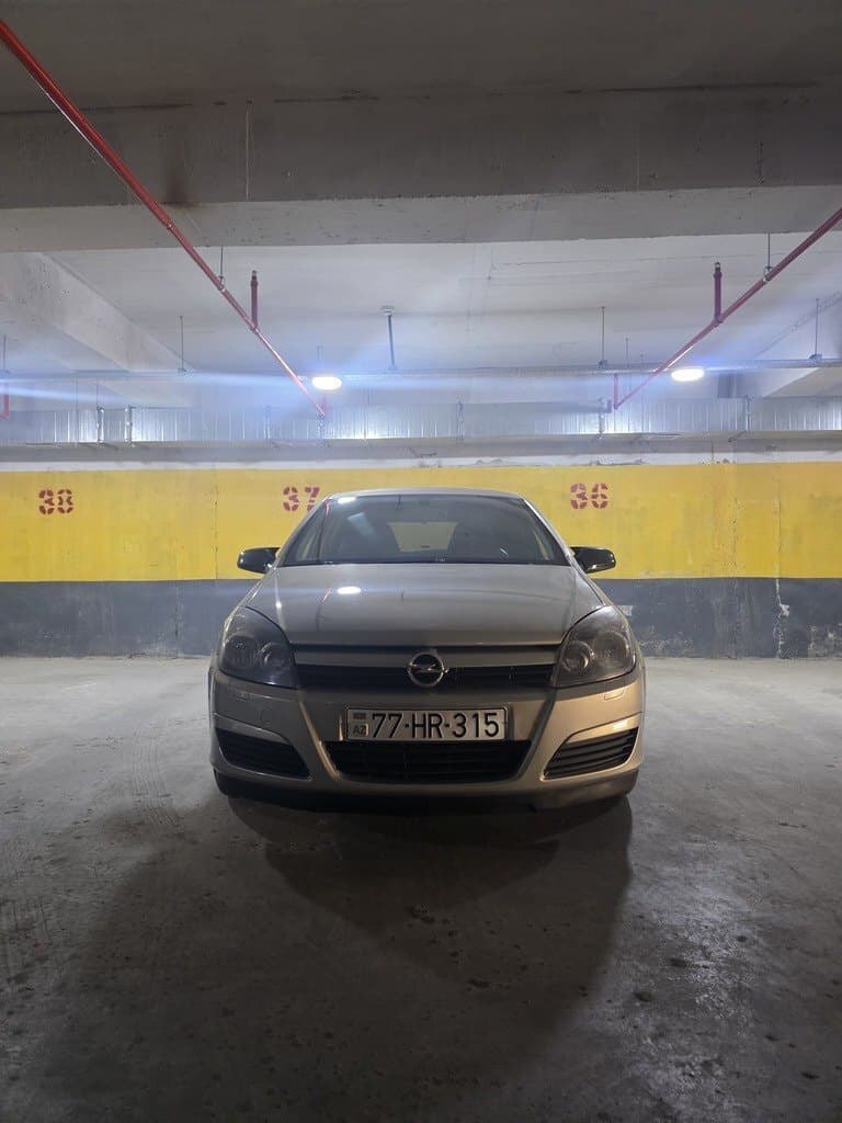 2005 Opel Astra - Image 1