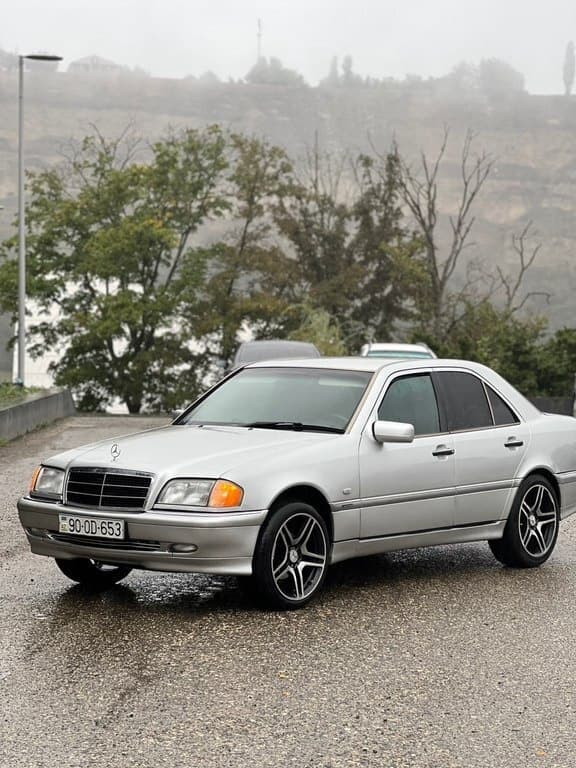 1998 Mercedes C 180 - Image 1