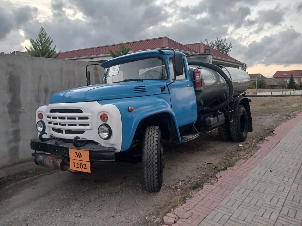 1984 ZIL 130 - Image 1