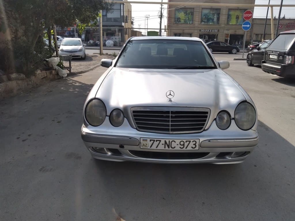 2000 Mercedes E 220 - Image 1