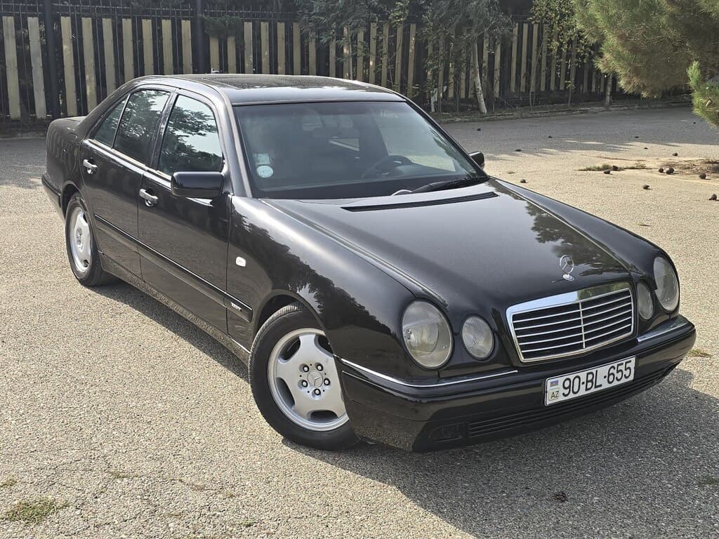 1999 Mercedes E 240 - Image 1