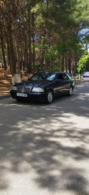 1998 Mercedes C 180 - Image 1