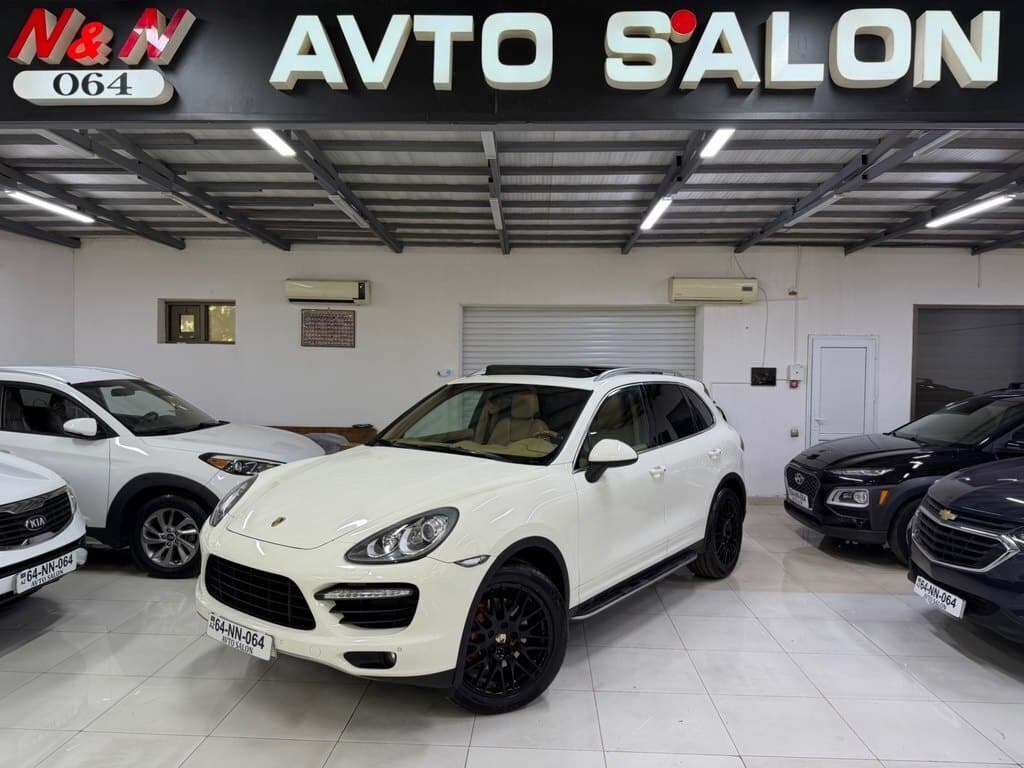 2011 Porsche Cayenne S - Image 1