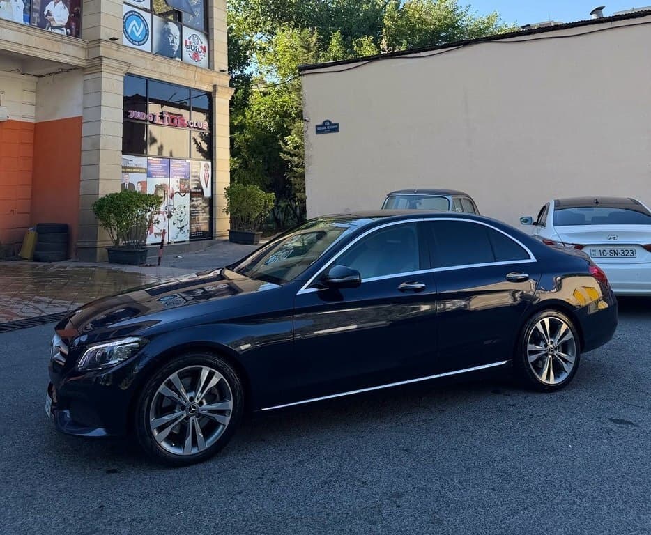 2018 Mercedes C 300 - Image 1