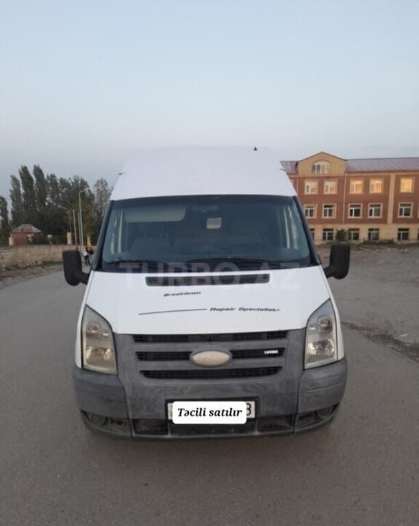 2007 Ford Transit - Image 1