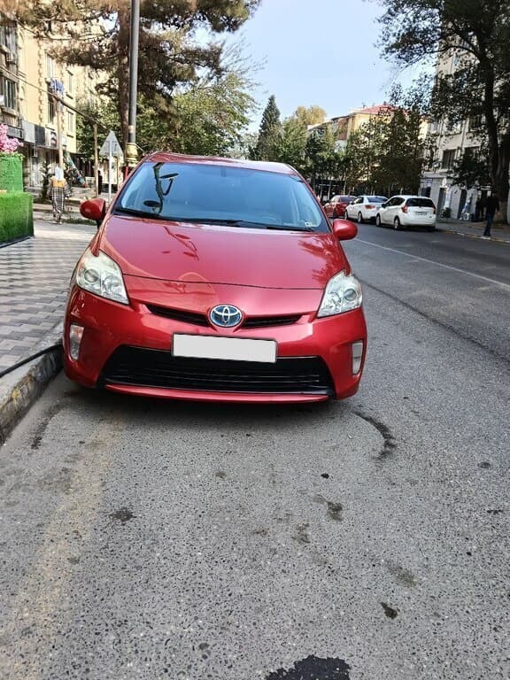 2015 Toyota Prius - Image 1