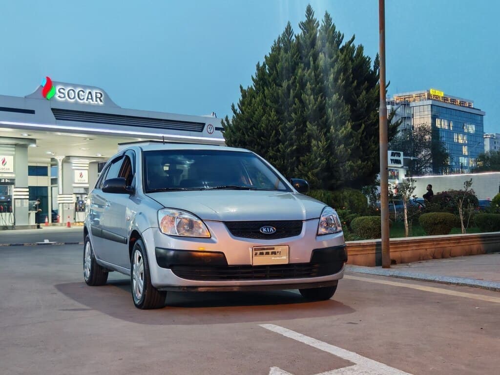 2005 Kia Rio - Image 1