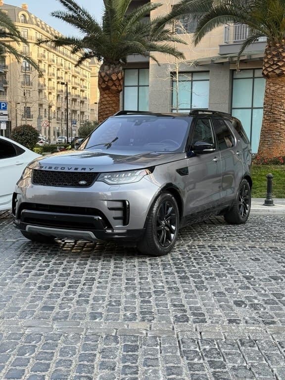 2020 Land Rover Discovery - Image 1