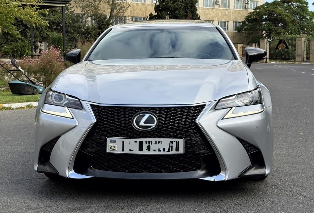 2016 Lexus GS 200t - Image 1