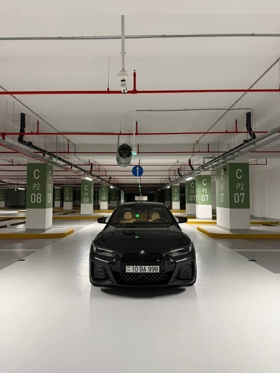 2022 BMW i4 - Image 1