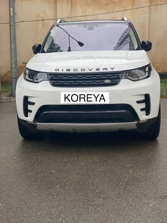 2017 Land Rover Discovery - Image 1