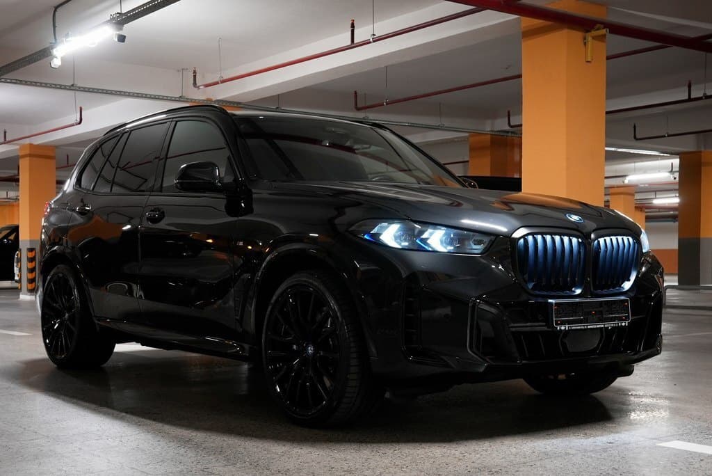 2024 BMW X5 - Image 1