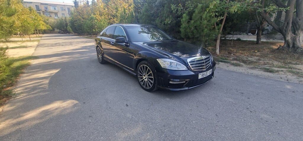 2006 Mercedes S 320 - Image 1