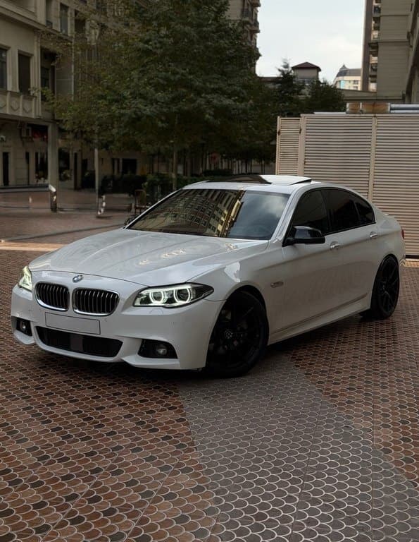 2014 BMW 528 - Image 1