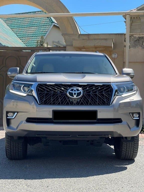 2018 Toyota Land Cruiser Prado - Image 1