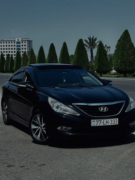 2011 Hyundai Sonata - Image 1