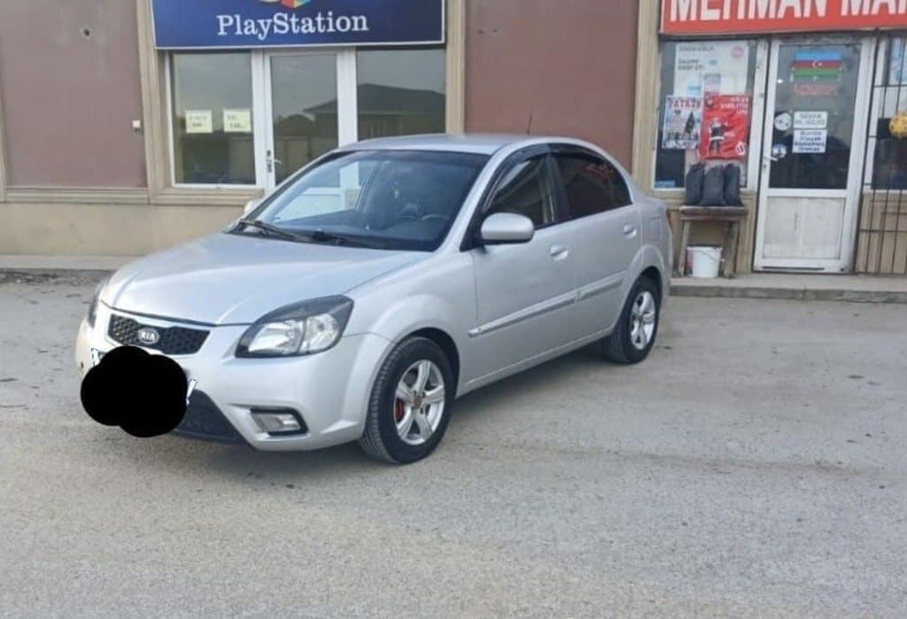 2011 Kia Rio - Image 1