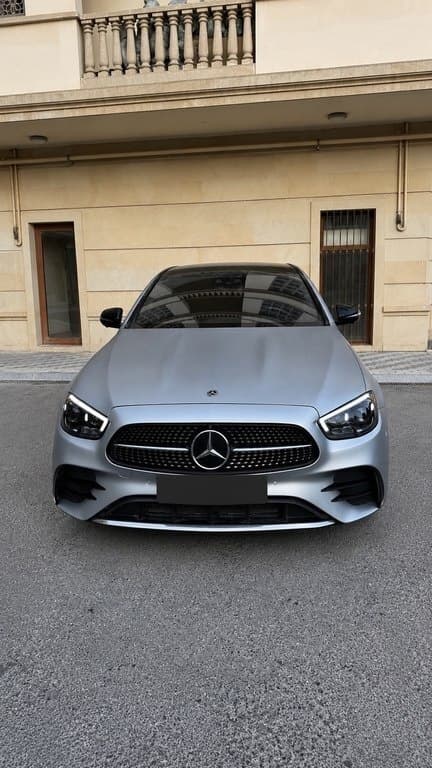 2020 Mercedes E 300 de - Image 1