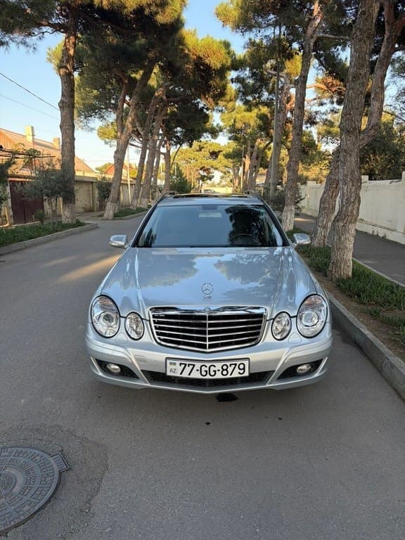2006 Mercedes E 200 - Image 1