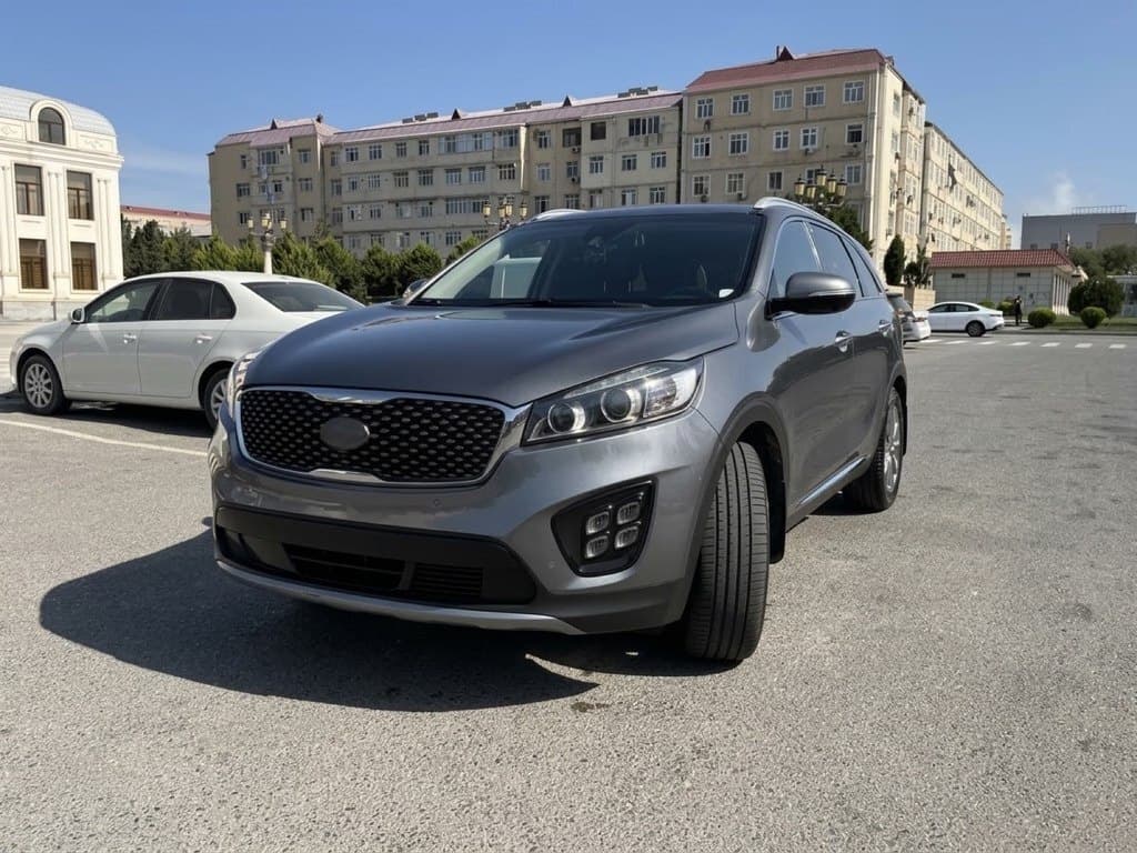 2016 Kia Sorento - Image 1